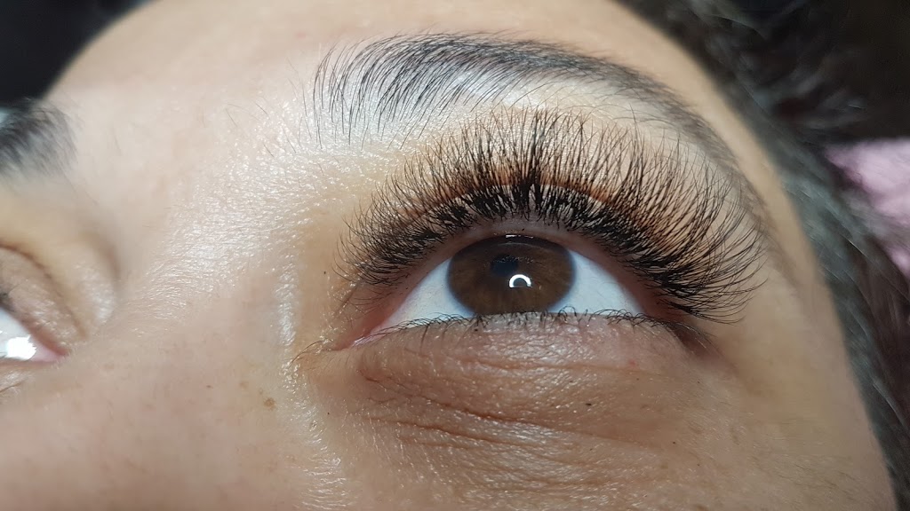 Beauté Lashes | 67 Longueuil Pl, Whitby, ON L1R 3H1, Canada | Phone: (647) 228-8469