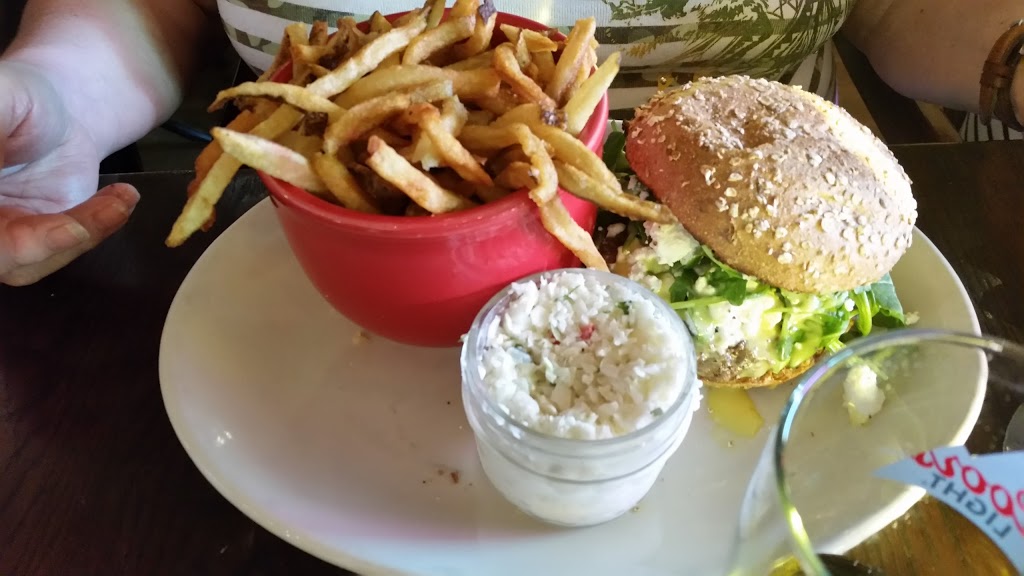 La Belle & La Boeuf - Burger Bar | 3150 Avenue des Grandes Tourelles, Boisbriand, QC J7H 1M9, Canada | Phone: (450) 420-3939