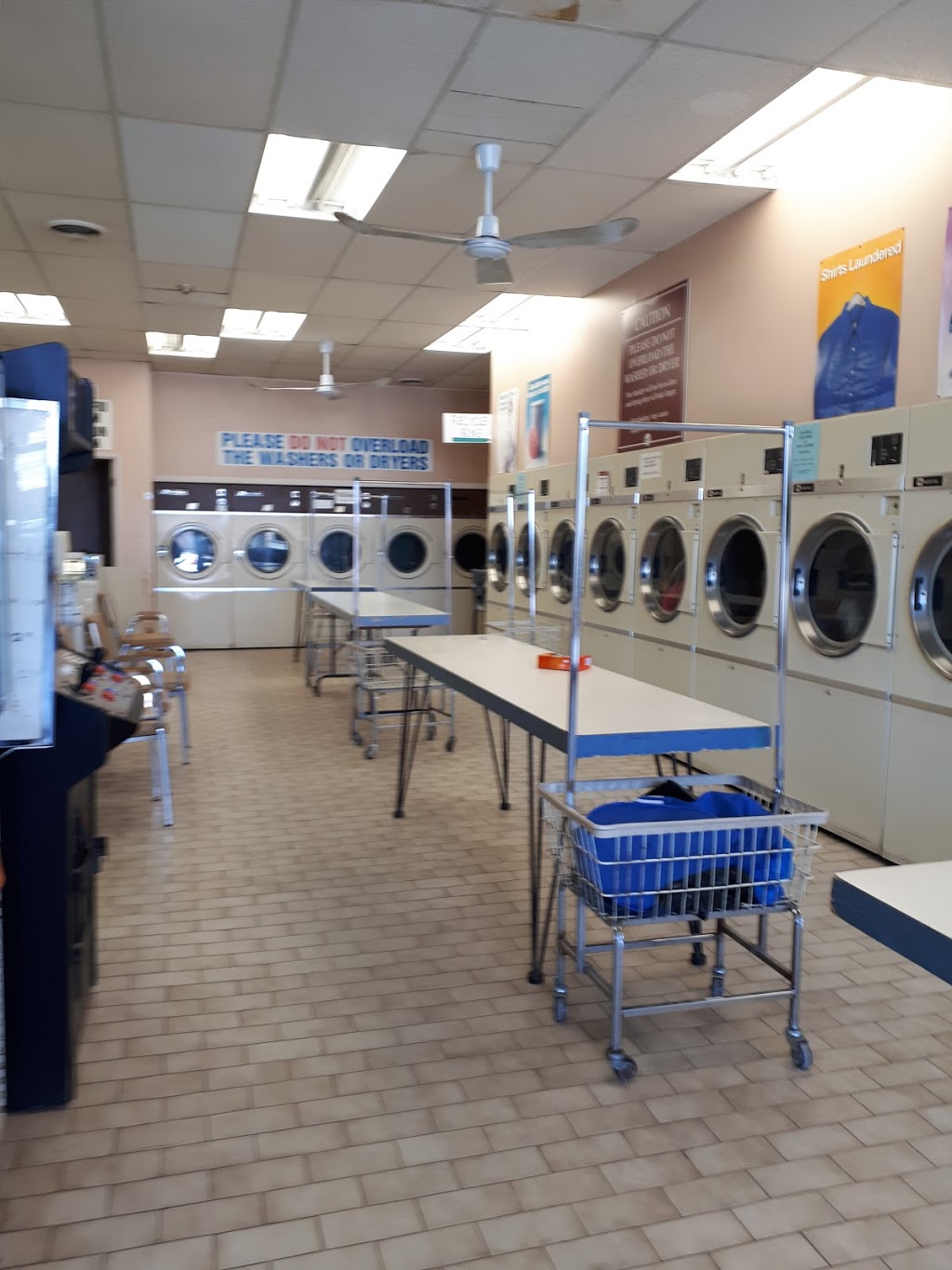 Colonial Cleaners & Laundromat | 230 Main St W, Port Colborne, ON L3K 3V5, Canada | Phone: (905) 834-5151