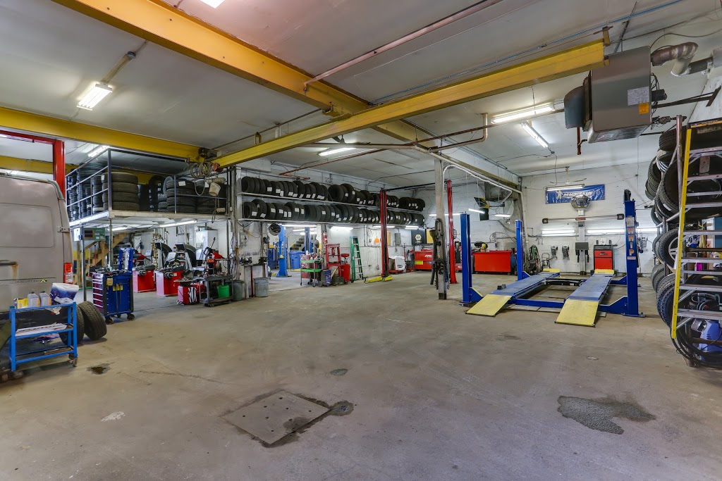 NAPA AUTOPRO - Pneus Et Mécanique Norman Bélair | 2150 Boulevard du Curé-Labelle, Saint-Jérôme, QC J7Y 1T3, Canada | Phone: (450) 438-1808