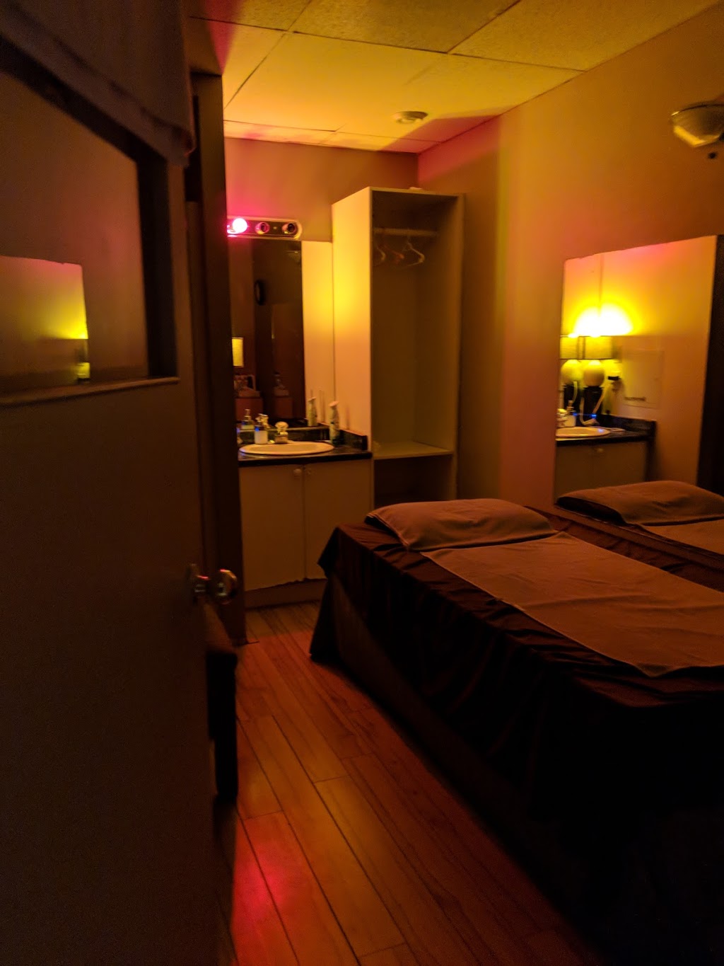 Atlantis Relaxation Massage Center | 8080 Leslie Rd. unit 140, Richmond, BC V6X 4A8, Canada | Phone: (604) 207-9388