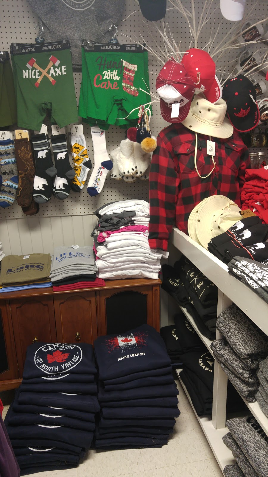 MAPLE LEAF COUNTRY STORE | 34820 ON-62, Maple Leaf, ON K0L 2R0, Canada | Phone: (613) 338-2274