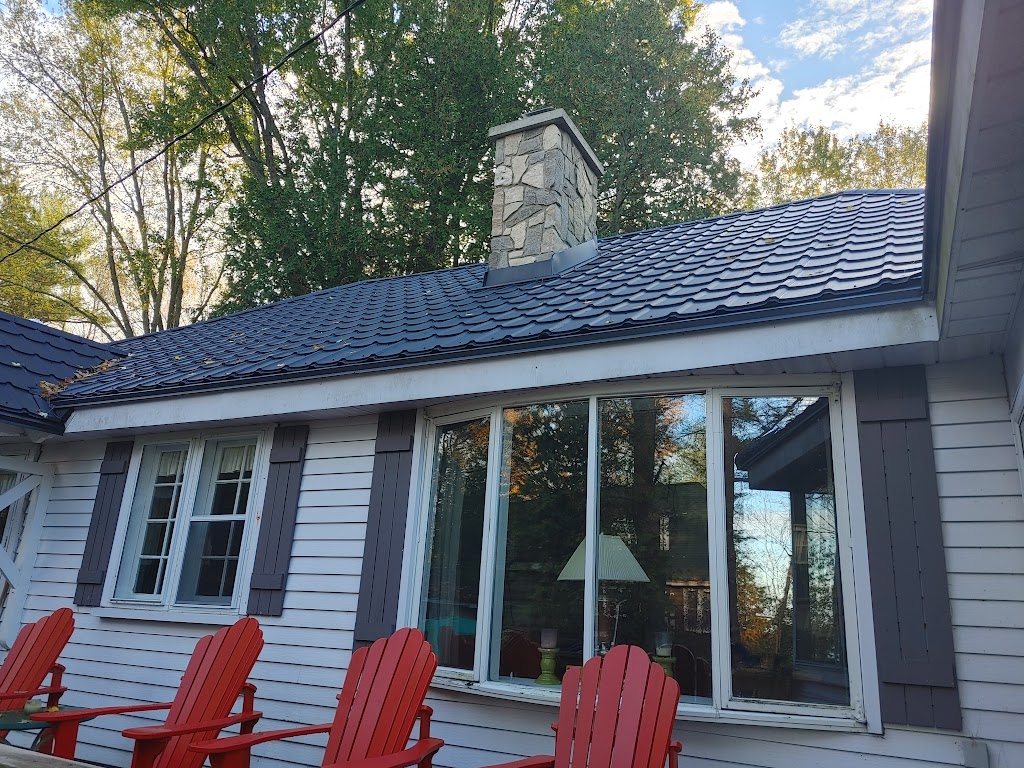 Sandy Pines Cottage | 1008 Chippawa Ave, Gravenhurst, ON P1P 1R1, Canada | Phone: (905) 842-9841