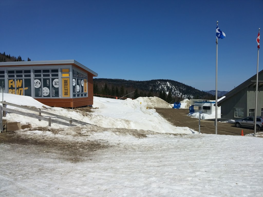 Le Massif de Charlevoix | 185 Chem. du Massif, Petite-Rivière-Saint-François, QC G0A 2L0, Canada | Phone: (877) 536-2774