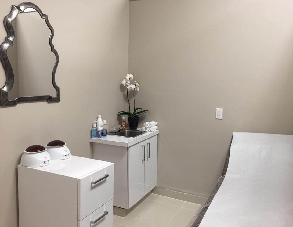 Lavis Manicure | 4 Spruce Ridge Dr #30, Spruce Grove, AB T7X 4S3, Canada | Phone: (587) 461-9932