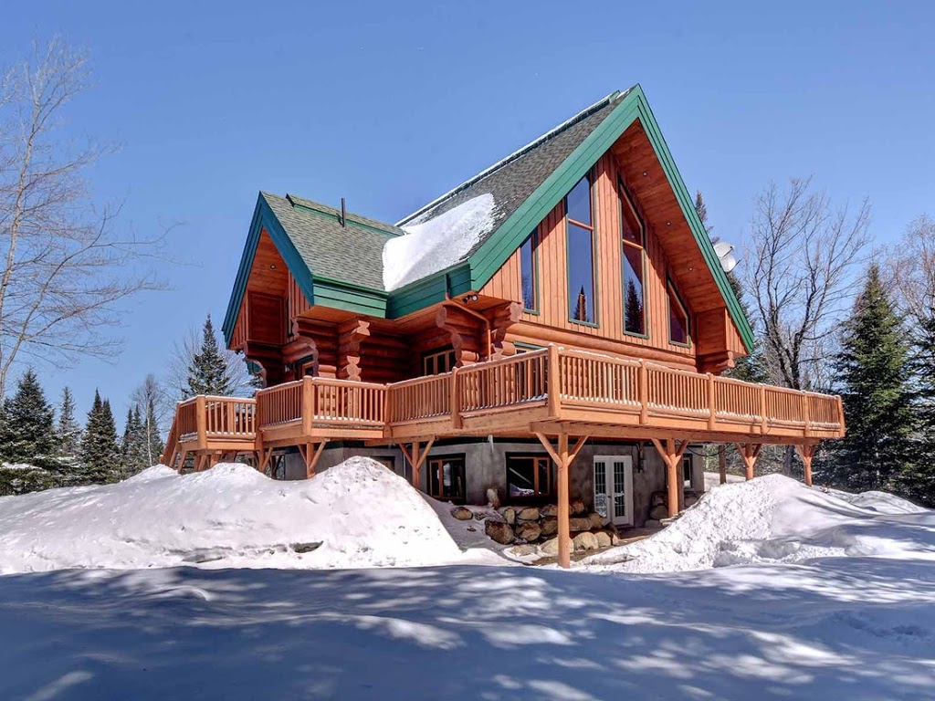 Chalet Au Refuge des Cerfs | 8 Chemin des Lilas, Lac-Supérieur, QC J0T 1P0, Canada | Phone: (450) 806-0770