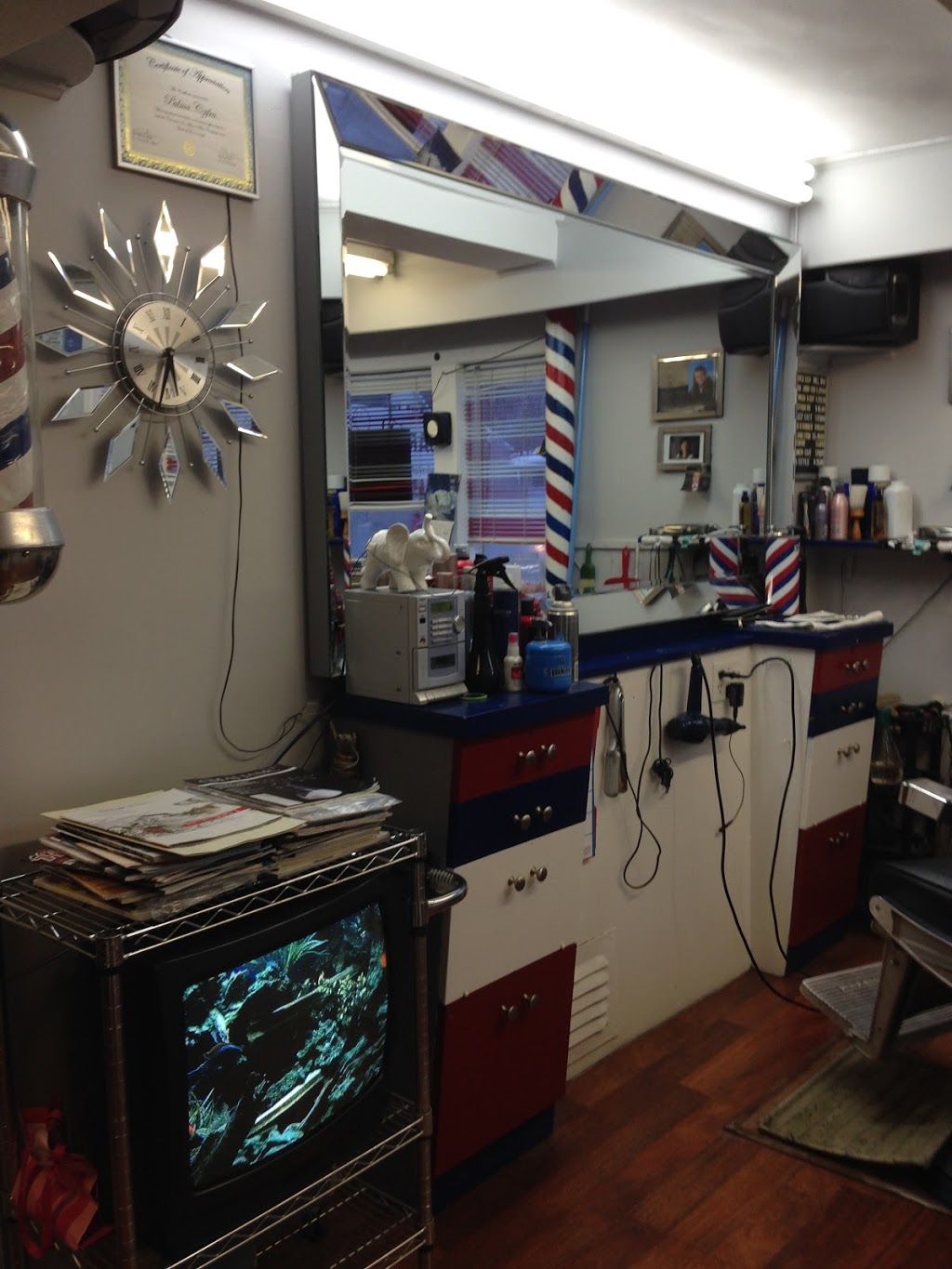 The barbershop | 2239 King Rd, King City, ON L7B 1G2, Canada | Phone: (416) 989-5324