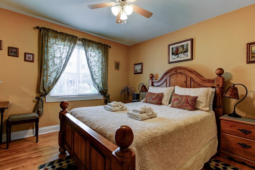 Williams Gate Bed and Breakfast Private Suites | 413 Gate St, Niagara-on-the-Lake, ON L0S 1J0, Canada | Phone: (905) 468-3086