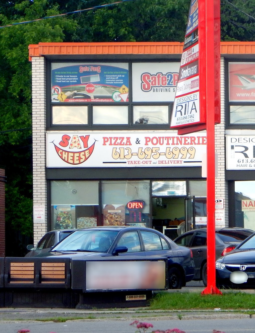 Say Cheese pizza & poutine | 1581 Bank St a, Ottawa, ON K1H 7Z3, Canada | Phone: (613) 695-6999