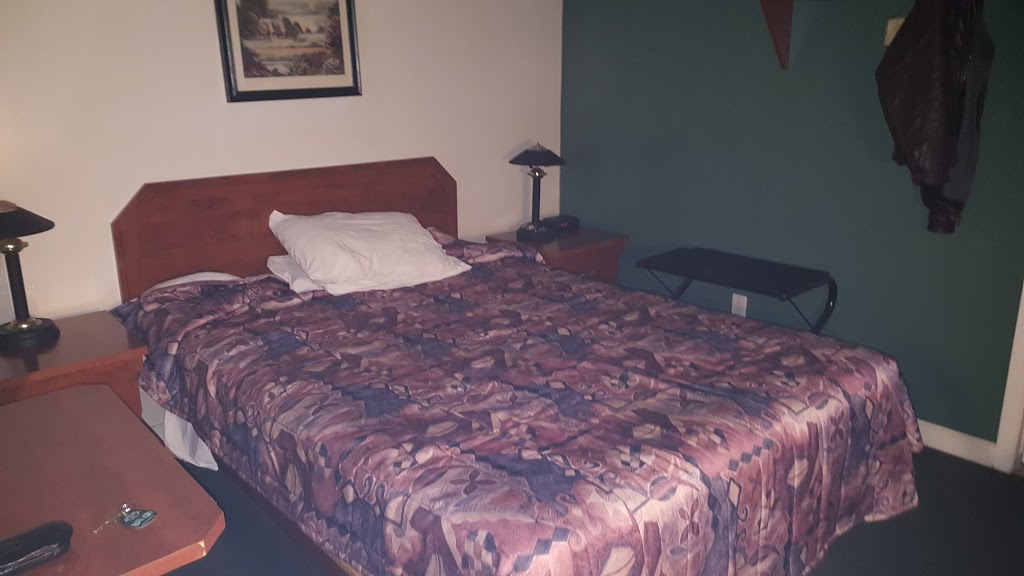 Motel Alouette | 1975 Boulevard Mercure, Drummondville, QC J2B 3P3, Canada | Phone: (819) 478-4166