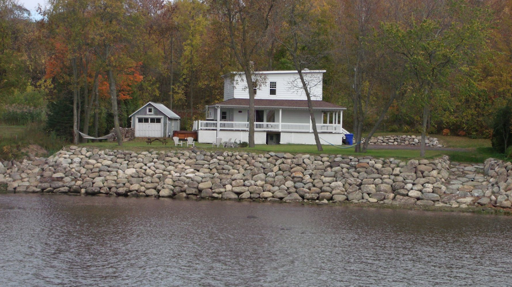 Maison de la rivière du Chêne, Leclercville, Québec | 254 Rue du Pont, Leclercville, QC G0S 2K0, Canada | Phone: (418) 932-8996