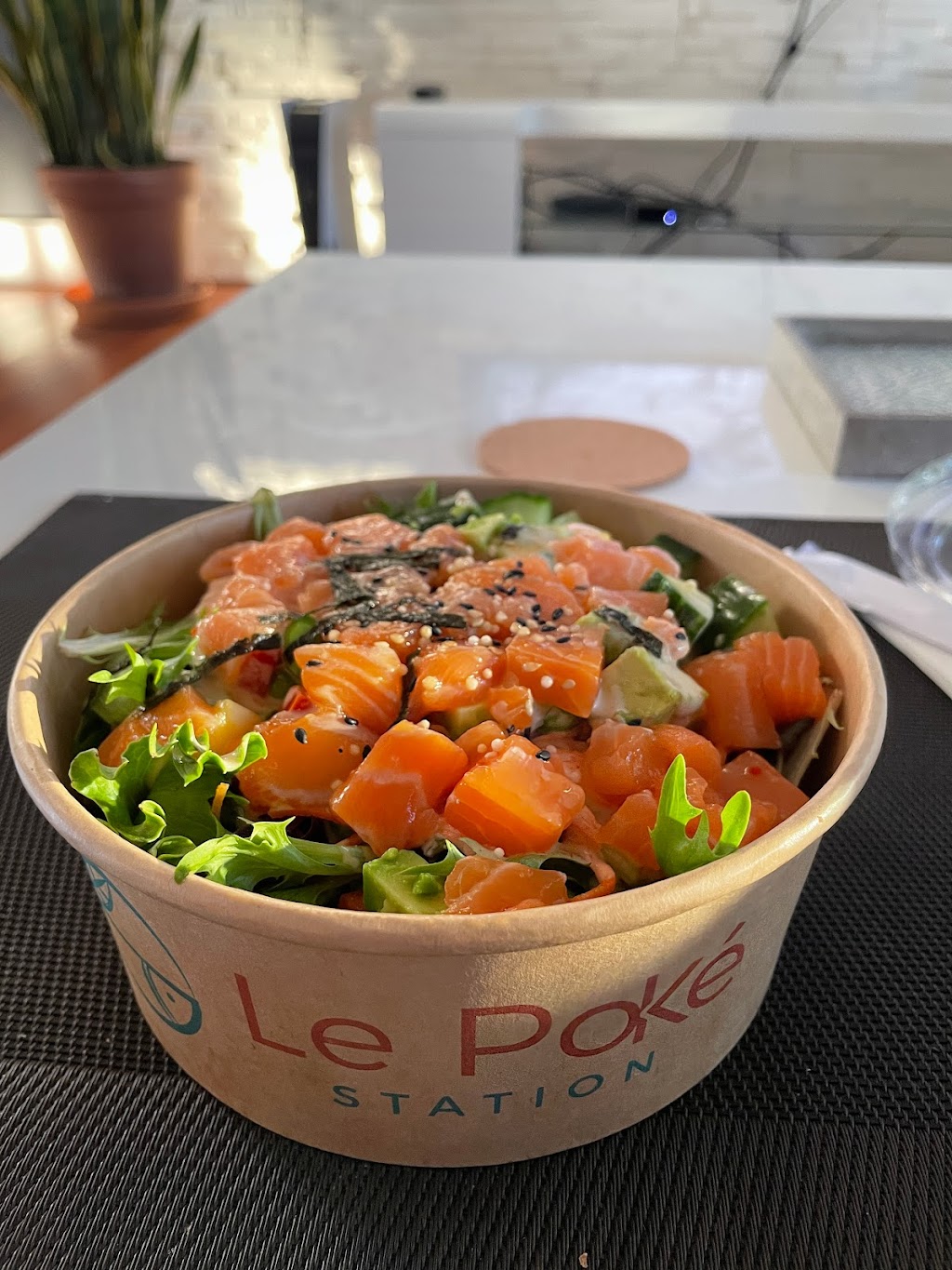 Le Poké Station (St-Bruno) | 1388 Rue de Montarville, Saint-Bruno-de-Montarville, QC J3V 3T5, Canada | Phone: (450) 653-1888