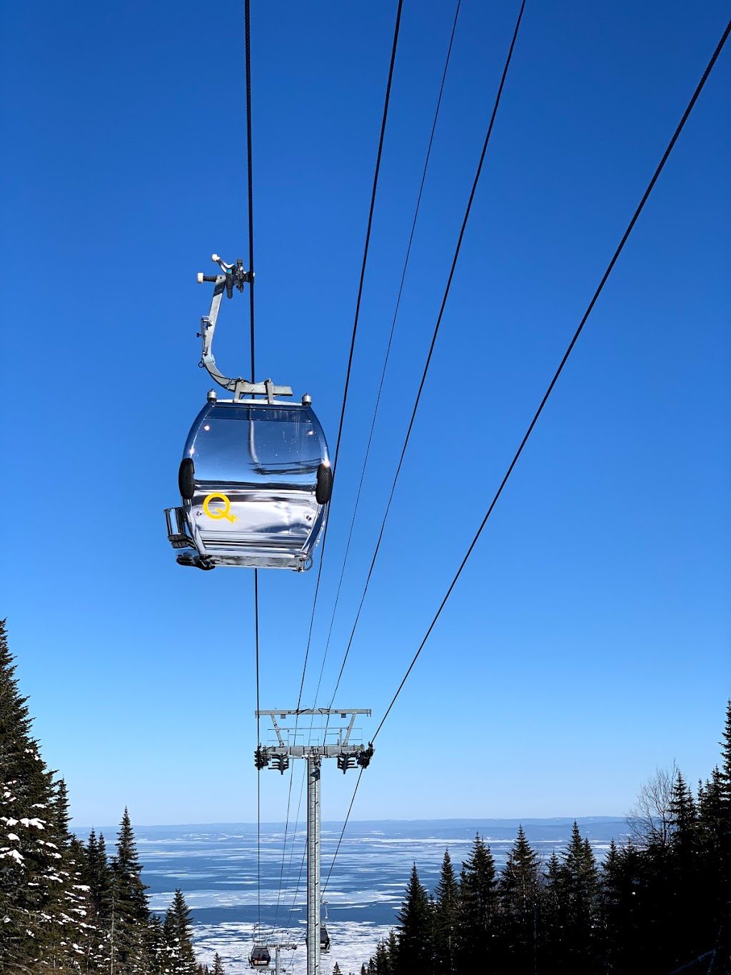 Le Massif de Charlevoix | 185 Chem. du Massif, Petite-Rivière-Saint-François, QC G0A 2L0, Canada | Phone: (877) 536-2774