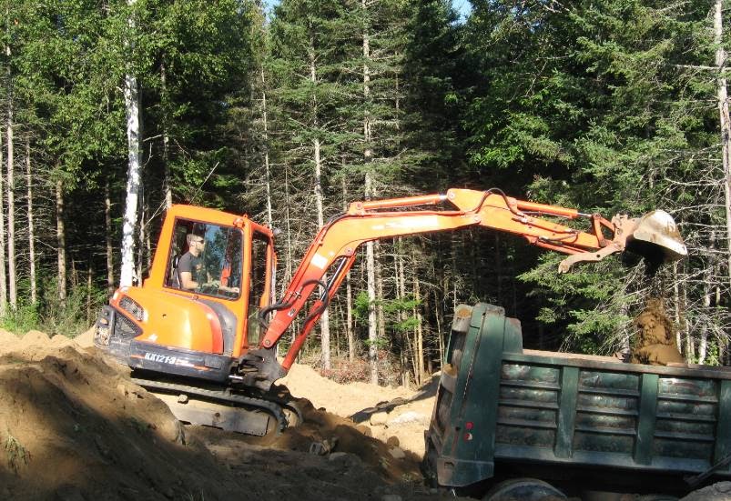 Groulx mini Excavation | 2060 Chem. du Lac Renaud, Sainte-Adèle, QC J8B 2T6, Canada | Phone: (450) 229-8088