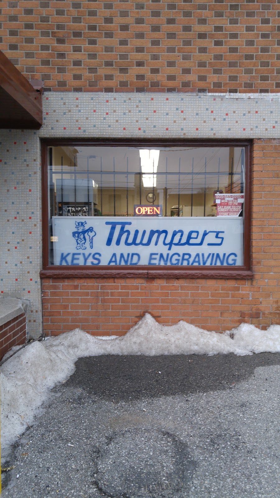 Thumpers Keys and Engraving | 656 Fennell Ave E, Hamilton, ON L8V 1V1, Canada | Phone: (905) 385-0200