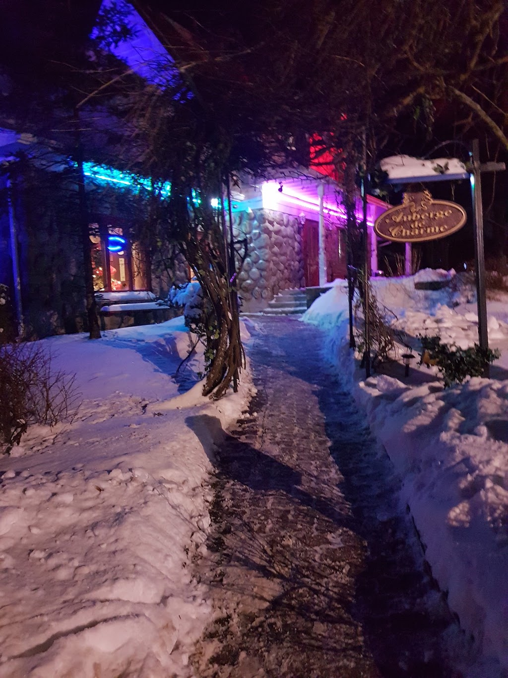 Auberge le Florès | 4291 Chemin de Sainte-Flore, Grand-Mère, QC G9T 1A6, Canada | Phone: (819) 538-9340