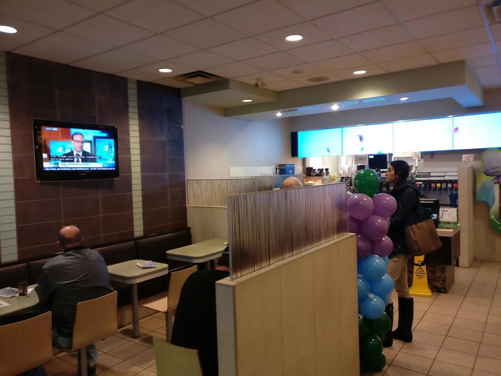McDonalds | 2391 W 4th Ave, Vancouver, BC V6K 1P2, Canada | Phone: (604) 718-1185