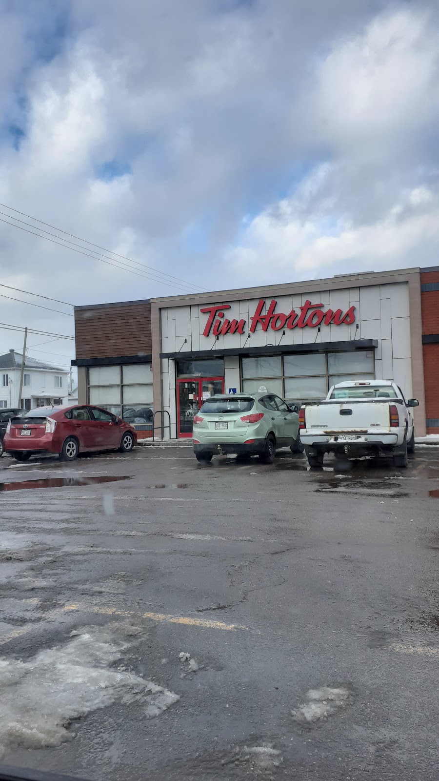 Tim Hortons | 680 Bd Marcotte, Roberval, QC G8H 1Z6, Canada | Phone: (418) 275-4798