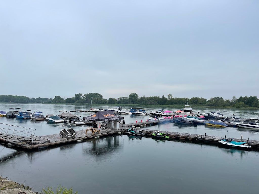 Jetski Oasis | 535 Bd Marie-Victorin, Boucherville, QC J4B 8T4, Canada | Phone: (514) 754-7544