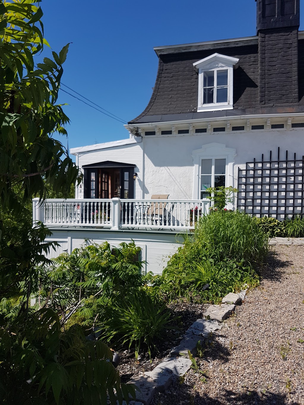 Auberge Le Petit Séjour | 394 Rue Pichette, Château-Richer, QC G0A 1N0, Canada | Phone: (418) 972-0919