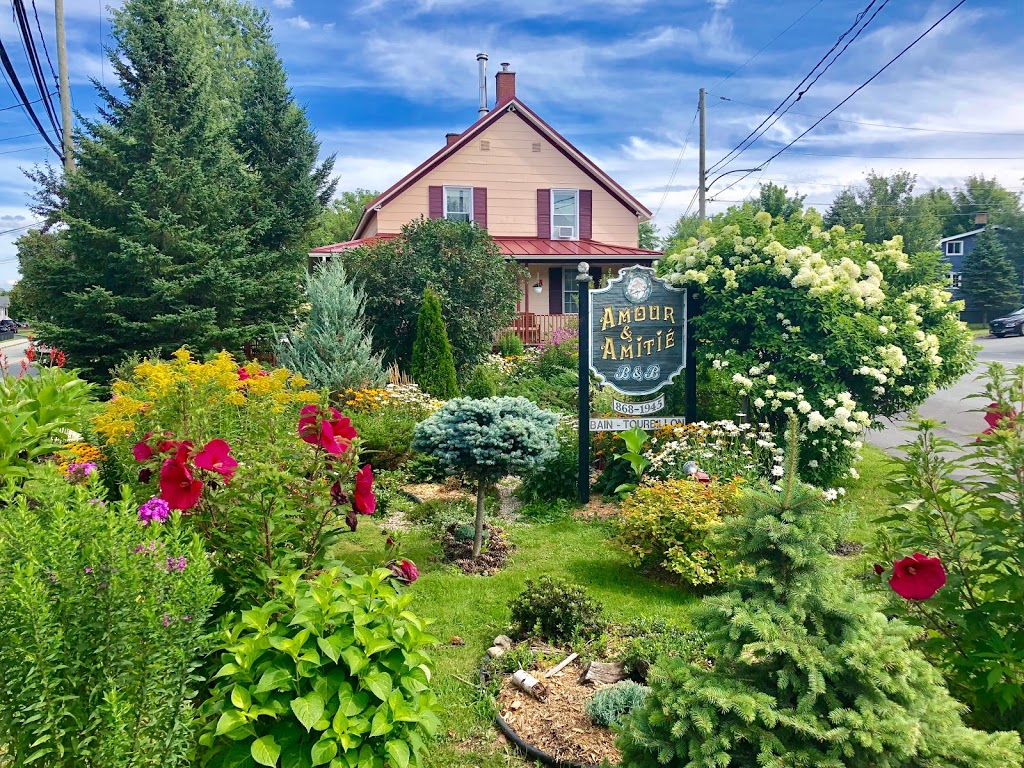 Gîte Amour et Amitié B&B | 30 Rue de Hatley, Magog, QC J1X 3G4, Canada | Phone: (888) 244-1945