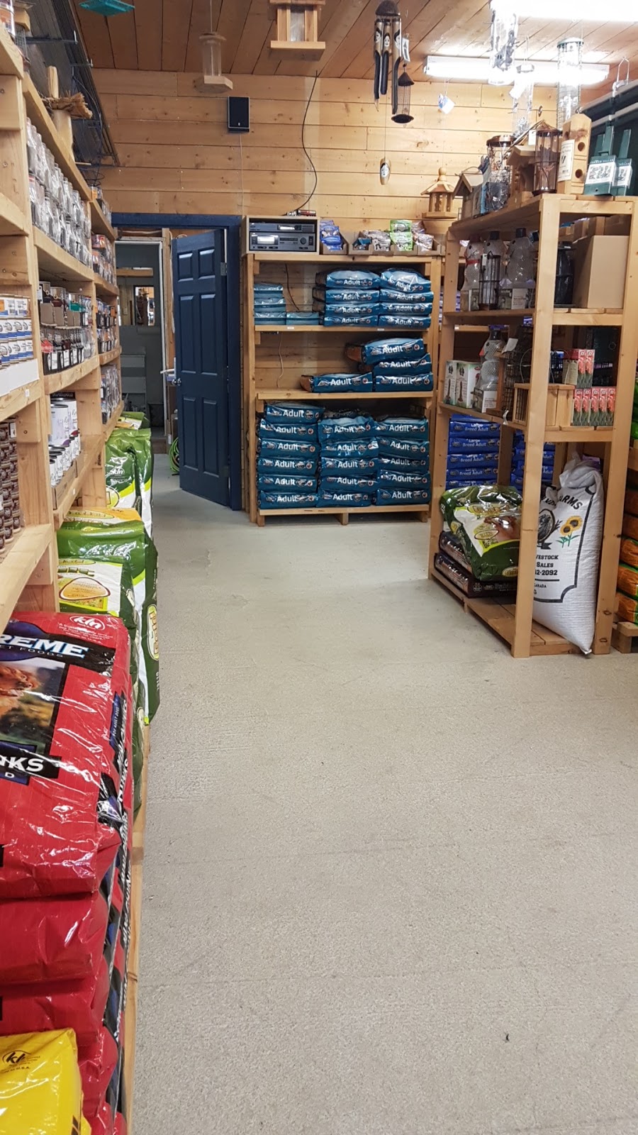 Solshine Products Premium Pet Food | 109087 Provincial Trunk Hwy 9, Gimli, MB R0C 1B0, Canada | Phone: (204) 642-5019