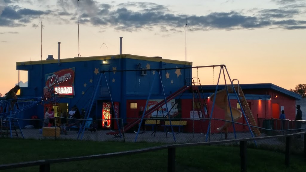 Sunset Barrie Drive-in Theatre | 134 4 Line S, Shanty Bay, ON L0L 2L0, Canada | Phone: (705) 487-3758