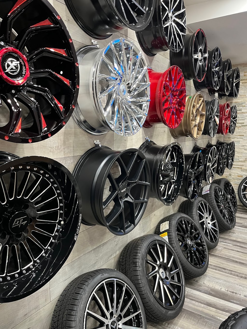 22G Alloy Wheels & Tires | 506 Main St N, Brampton, ON L6V 1P9, Canada | Phone: (855) 355-0022