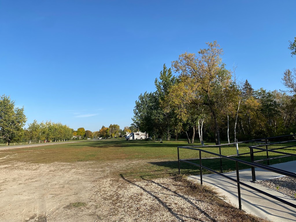 MacGregor Lions Club Campground | 107 Saunders St, MacGregor, MB R0H 0R0, Canada | Phone: (204) 685-2582