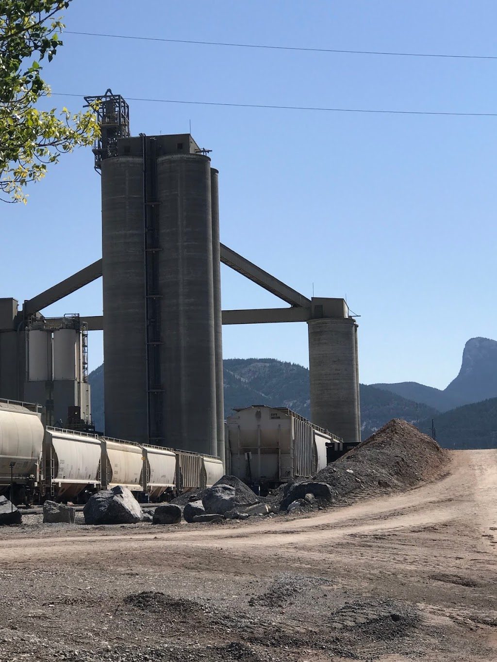 Lafarge Exshaw Cement Plant | Hwy 1A, Exshaw, AB T0L 2C0, Canada | Phone: (403) 673-3533