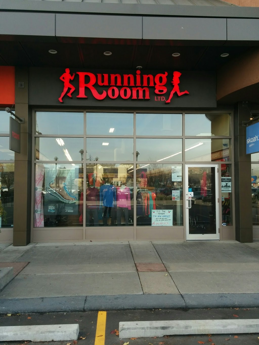 Running Room | Westhills Towne Centre, 250 Stewart Green SW Suite 258, Calgary, AB T3H 3C8, Canada | Phone: (403) 217-0795