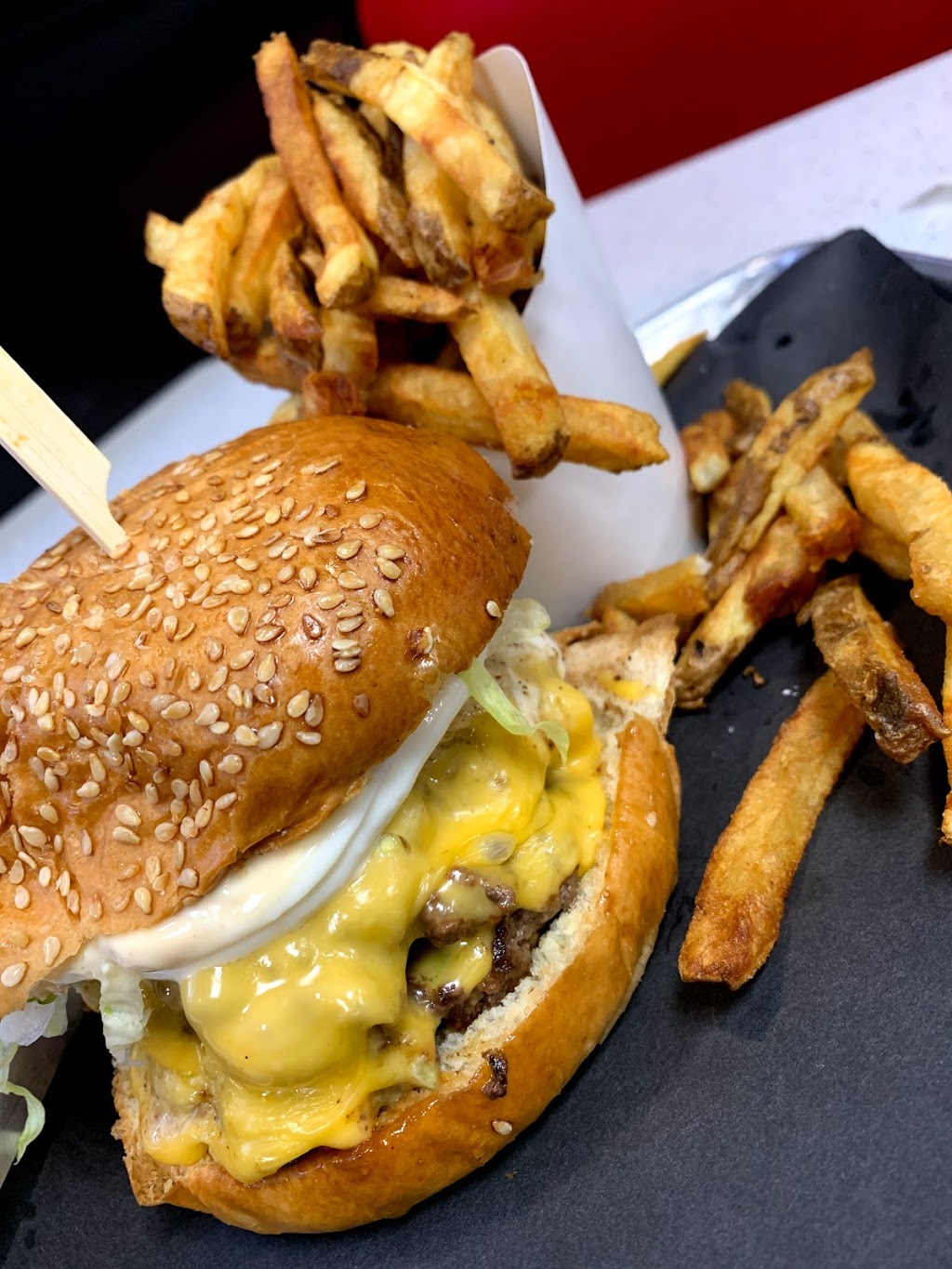 Burger Factory | 5130 Dixie Rd, Mississauga, ON L4W 1C9, Canada | Phone: (905) 212-1551