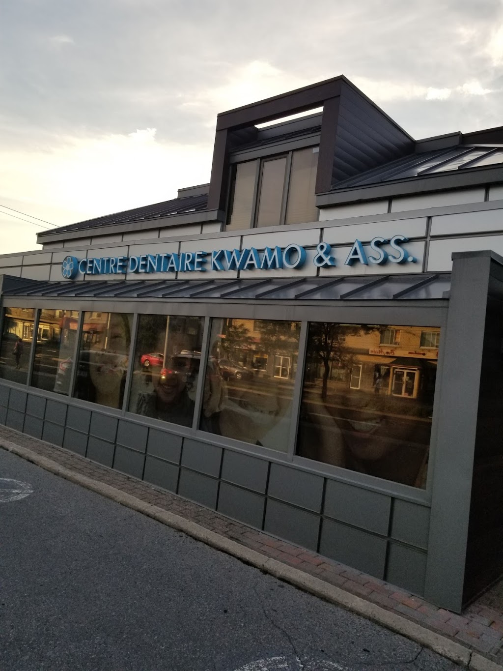 Centre dentaire Kwamo et associés inc | 5195 Boul Henri-Bourassa E, Montréal-Nord, QC H1G 2S7, Canada | Phone: (514) 325-3368