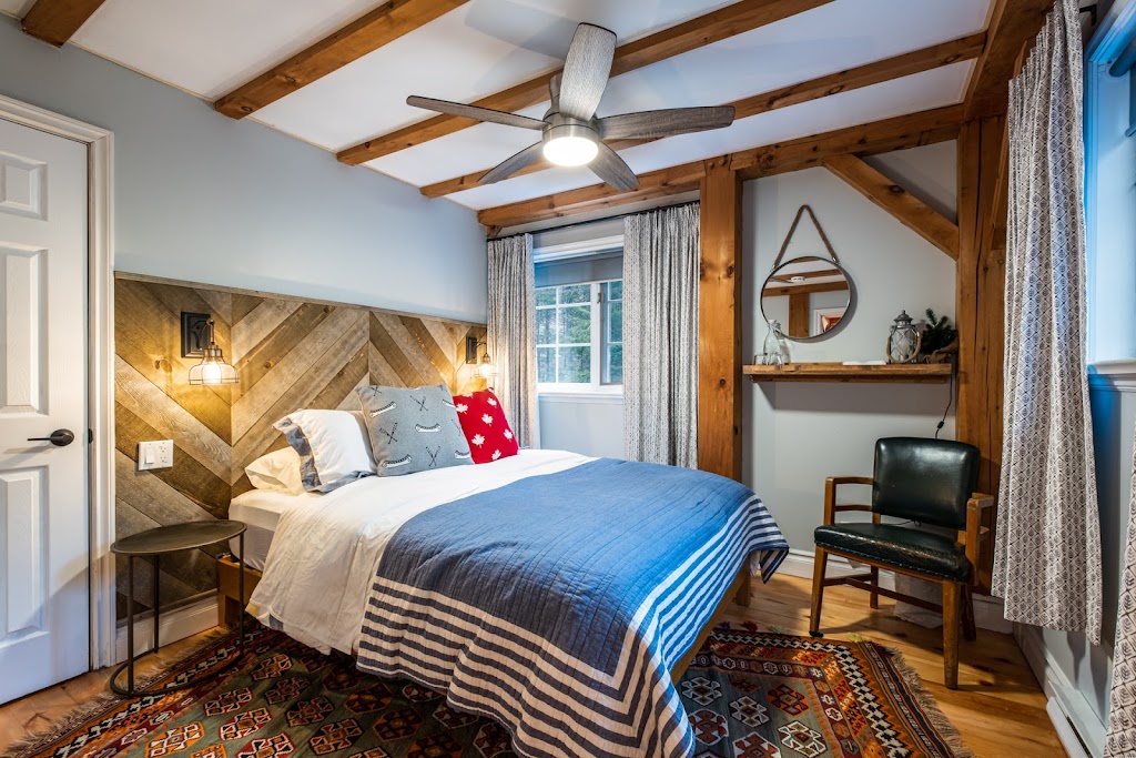 Maison Napoléon | 2316 Chem. du Village, Mont-Tremblant, QC J8E 1E9, Canada | Phone: (855) 741-2144