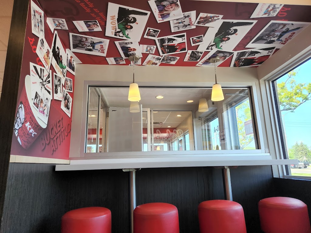 KFC | 10 Brandt St, Steinbach, MB R5G 1Y2, Canada | Phone: (204) 326-2216