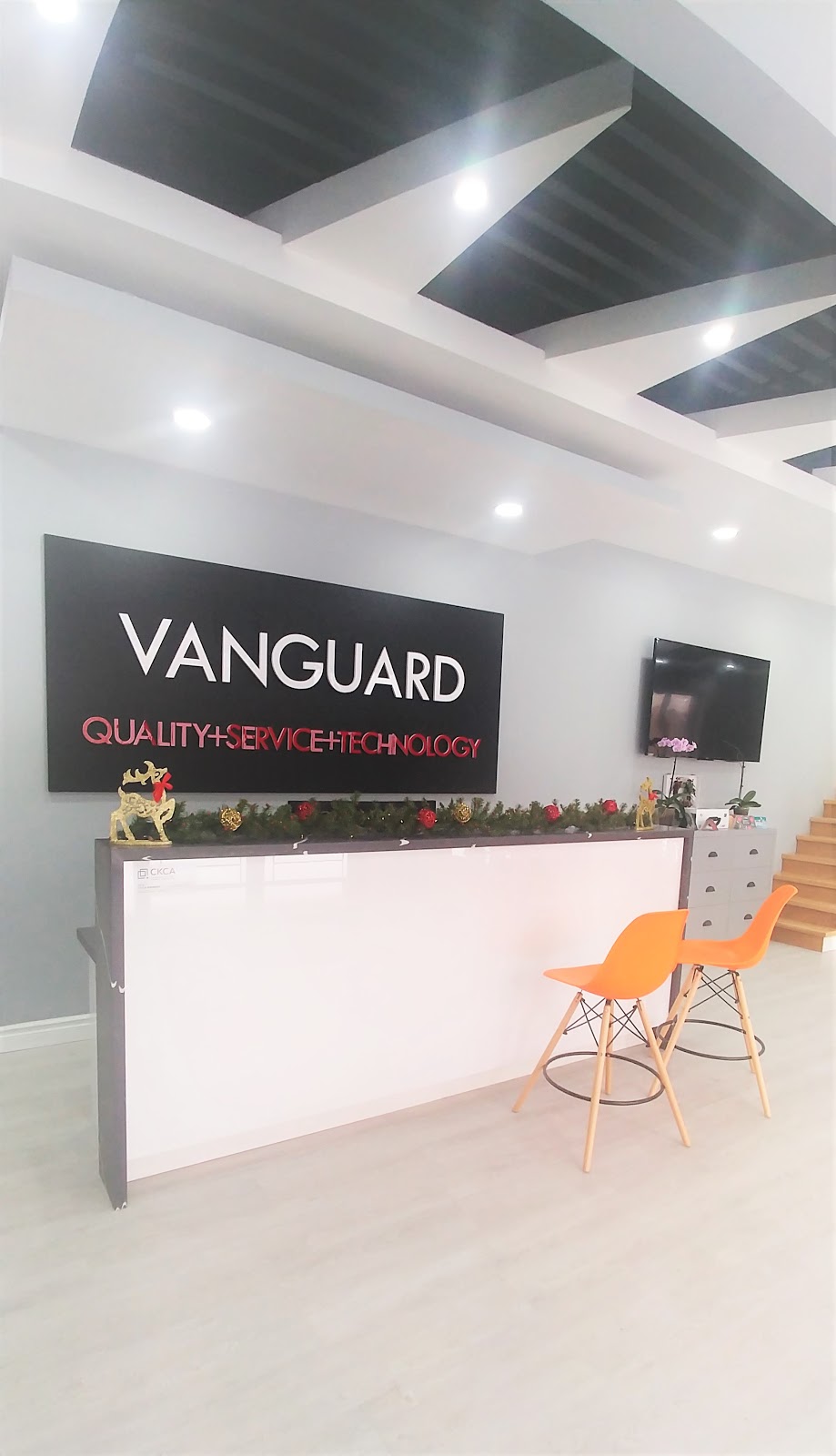 Vanguard Kitchens | 1815 Sismet Rd, Mississauga, ON L4W 1P9, Canada | Phone: (800) 416-1165