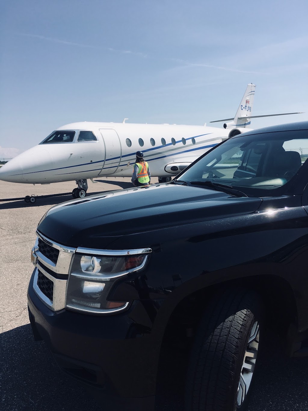 Airport Famous Limo | 15 Falvo St, Maple, ON L6A 4A6, Canada | Phone: (647) 866-7848