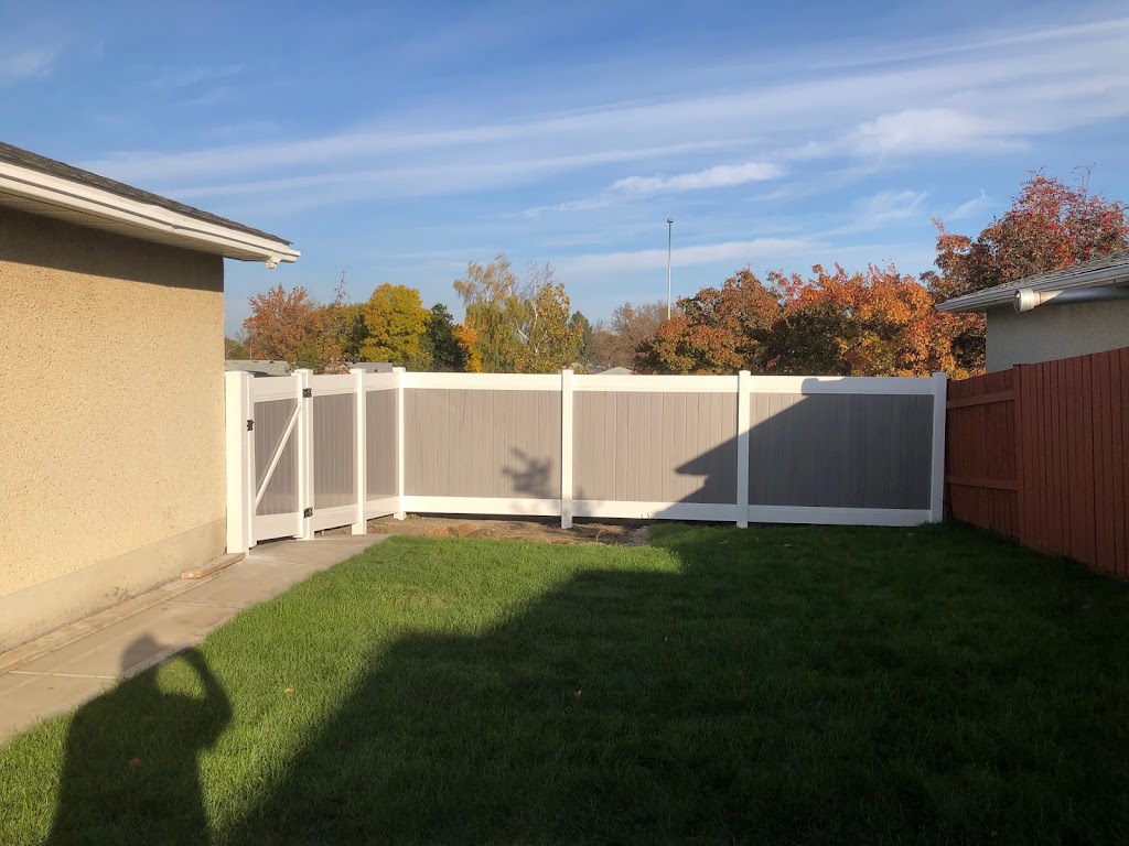 Advantage Vinyl Fencing | 23016, Hwy 14, Sherwood Park, AB T8B 1E4, Canada | Phone: (780) 988-7793