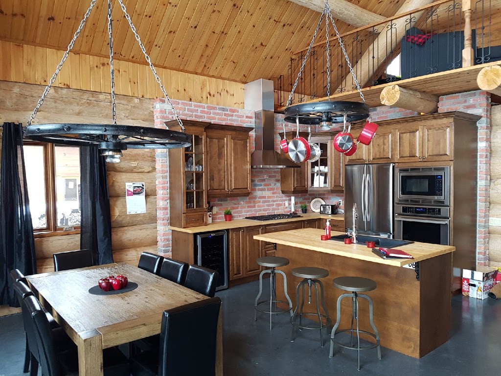 Le Jadanie chalet | 231 Rue Jean Baptiste Lepage, Saint-Côme, QC J0K 2B0, Canada | Phone: (514) 506-4433