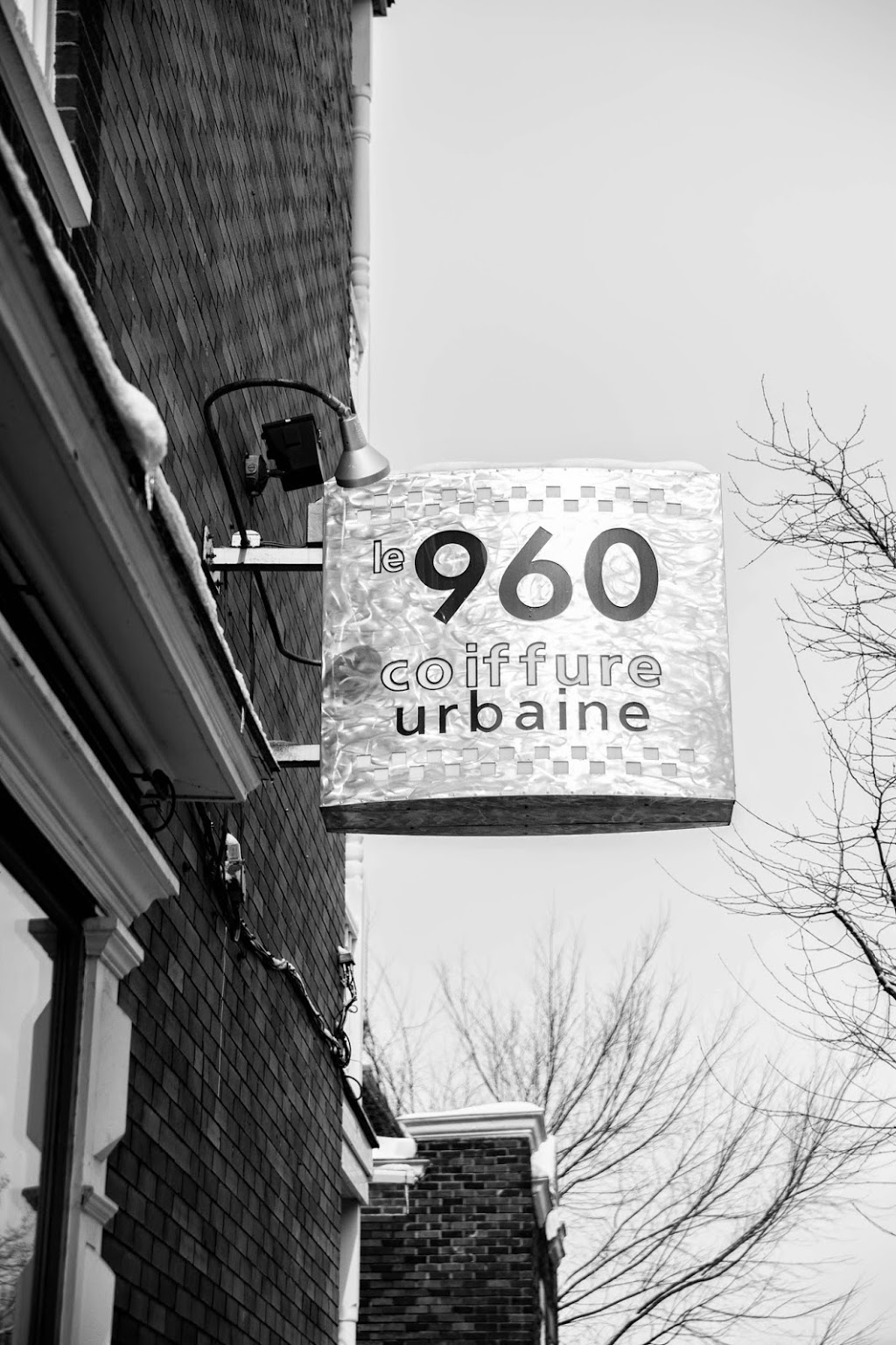 LE 960 Coiffure Urbaine | 441 Rue Saint-Jean, Québec, QC G1R 1P3, Canada | Phone: (418) 525-9600