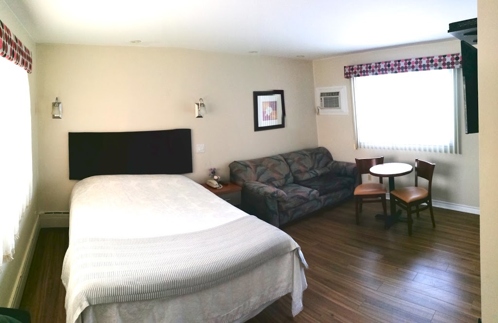 Motel Bonsoir | 120 Chemin du Golf East, Saint-Charles-Borromée, QC J6E 2B6, Canada | Phone: (450) 753-4258