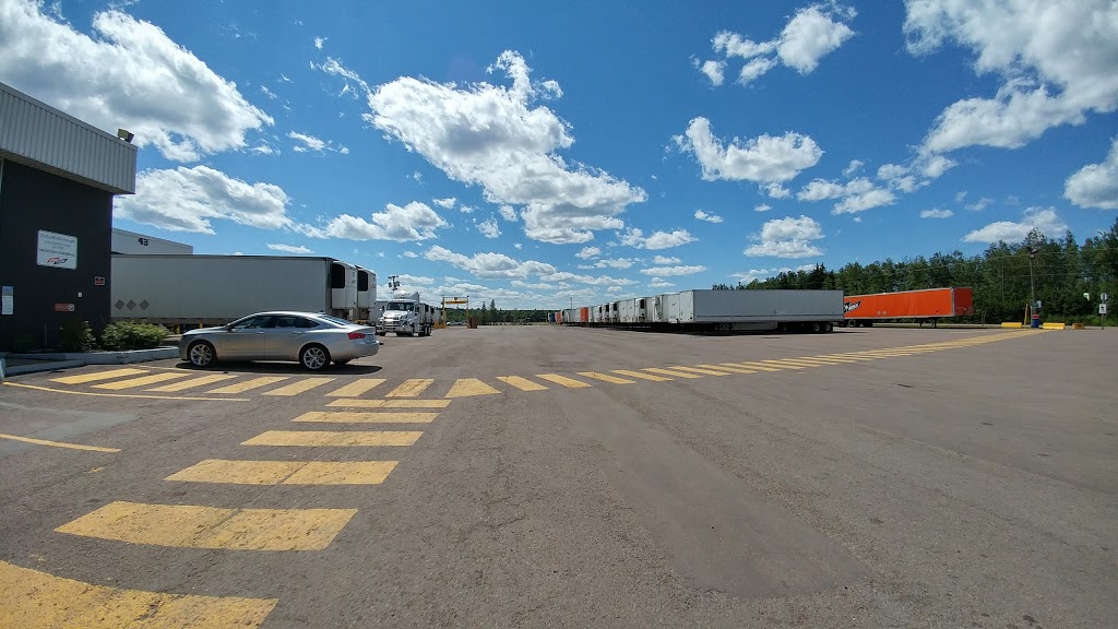 Day & Ross Freight | 623 Mapleton Rd, Moncton, NB E1C 9N5, Canada | Phone: (866) 329-7677