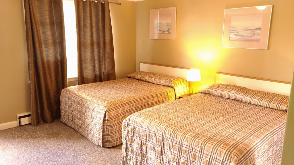 Maple Leaf Motel | 381 Talbot Rd, Delhi, ON N4B 2A1, Canada | Phone: (226) 786-0186