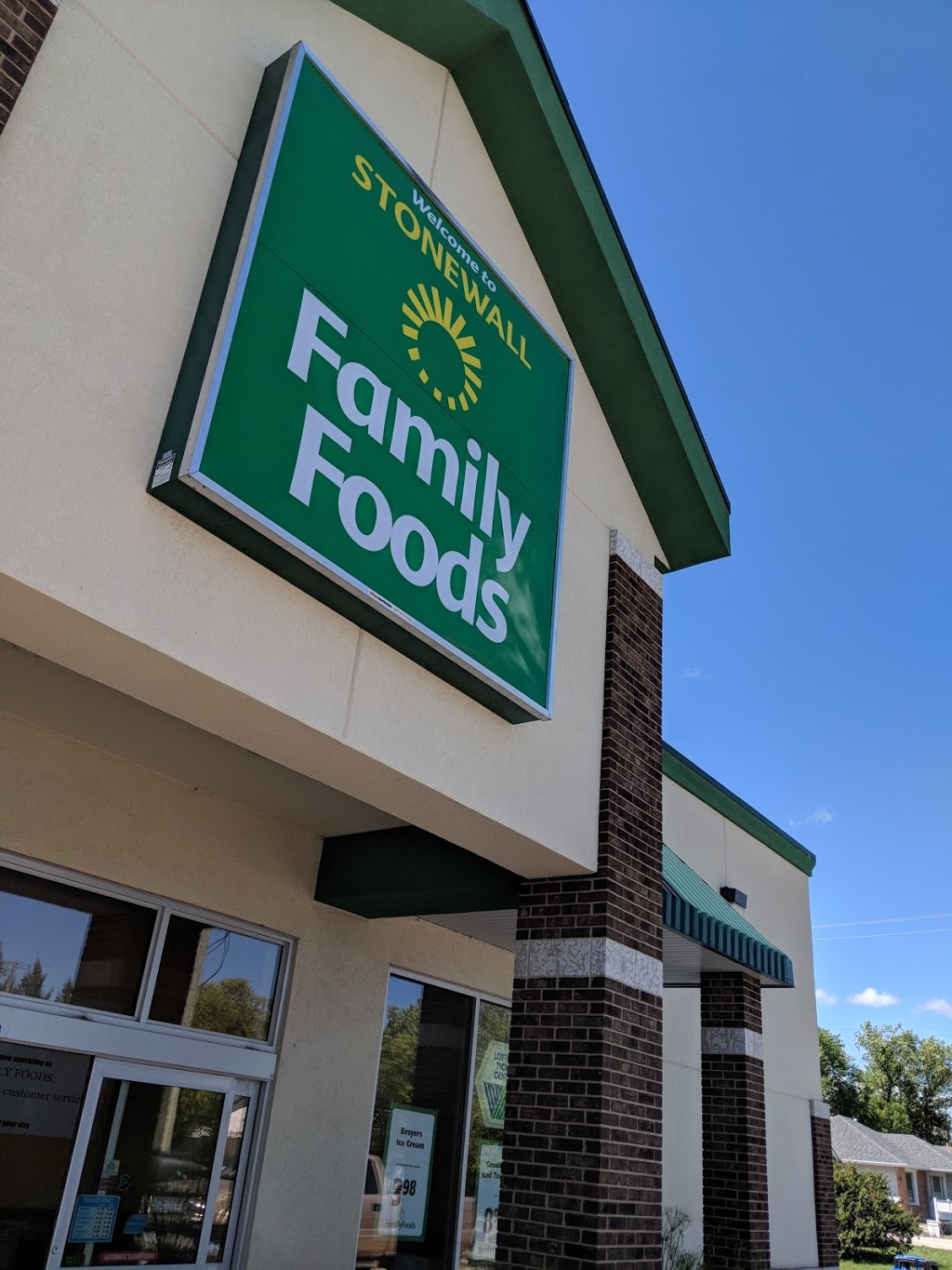 Stonewall Family Foods | 330 3 Ave S, Stonewall, MB R0C 2Z0, Canada | Phone: (204) 467-5553
