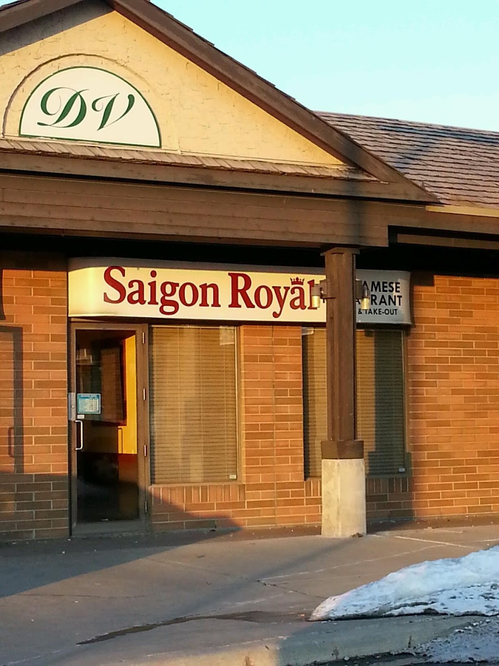 Saigon Royal Restaurant | 20 Douglas Woods Dr SE #16, Calgary, AB T2Z 1K4, Canada | Phone: (403) 723-6638