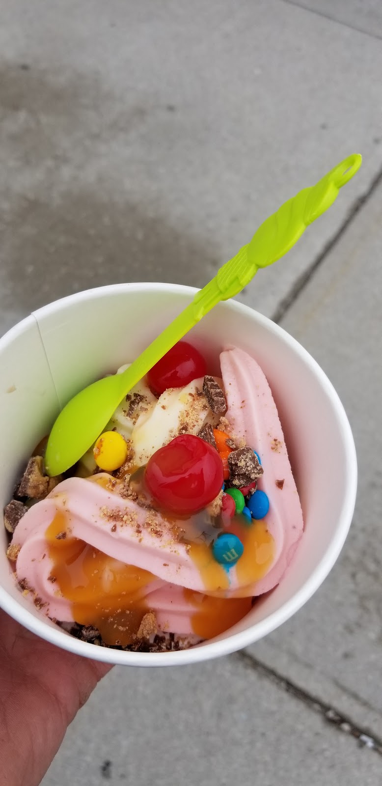 Menchies | FOLKSTONE PLAZA, 20 Broadleaf Ave, Whitby, ON L1R 0B5, Canada | Phone: (905) 425-2600