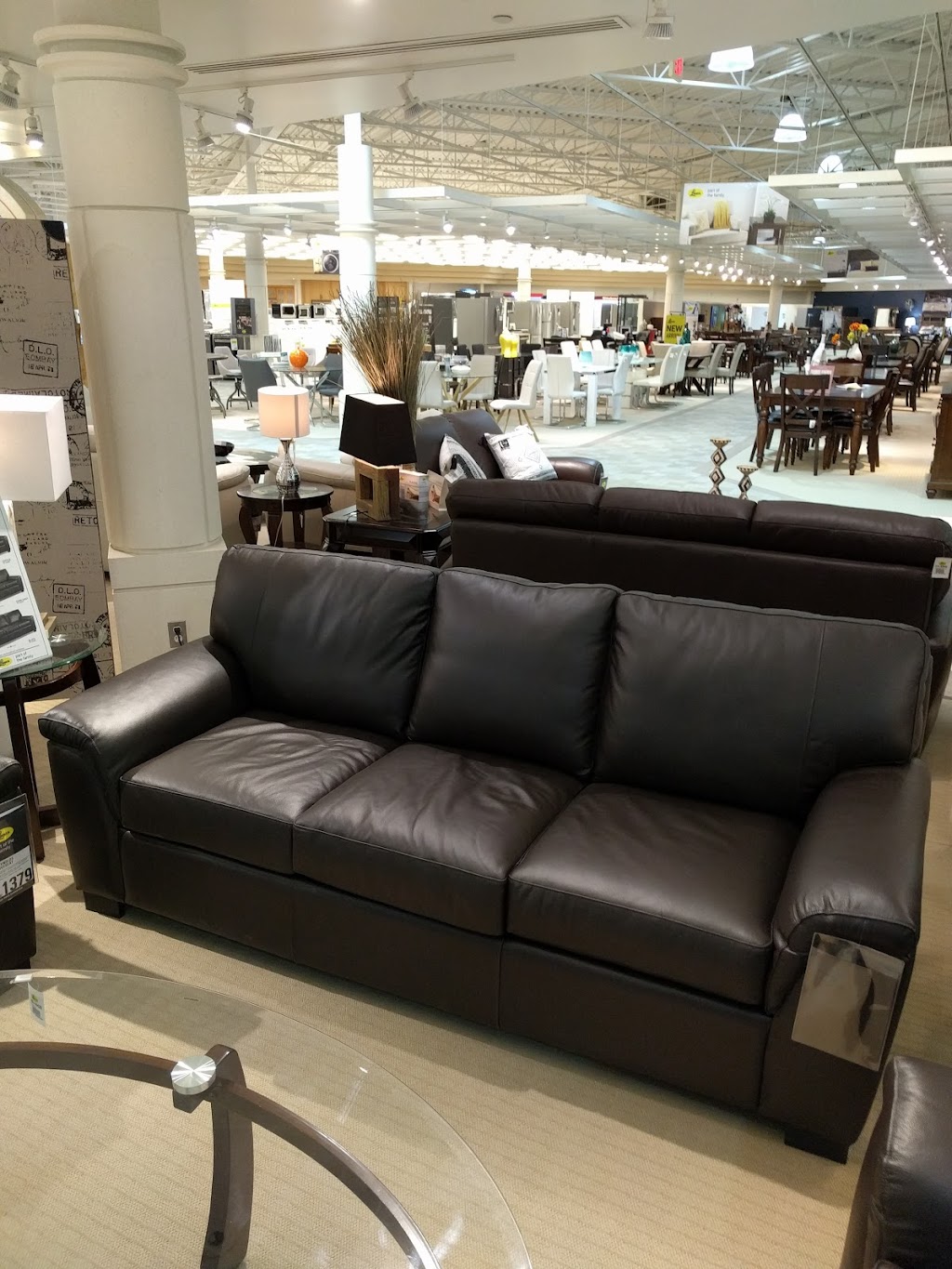 Leons Furniture | 10 Mckenzie Cres, Penhold, AB T4S 2H4, Canada | Phone: (403) 340-0234