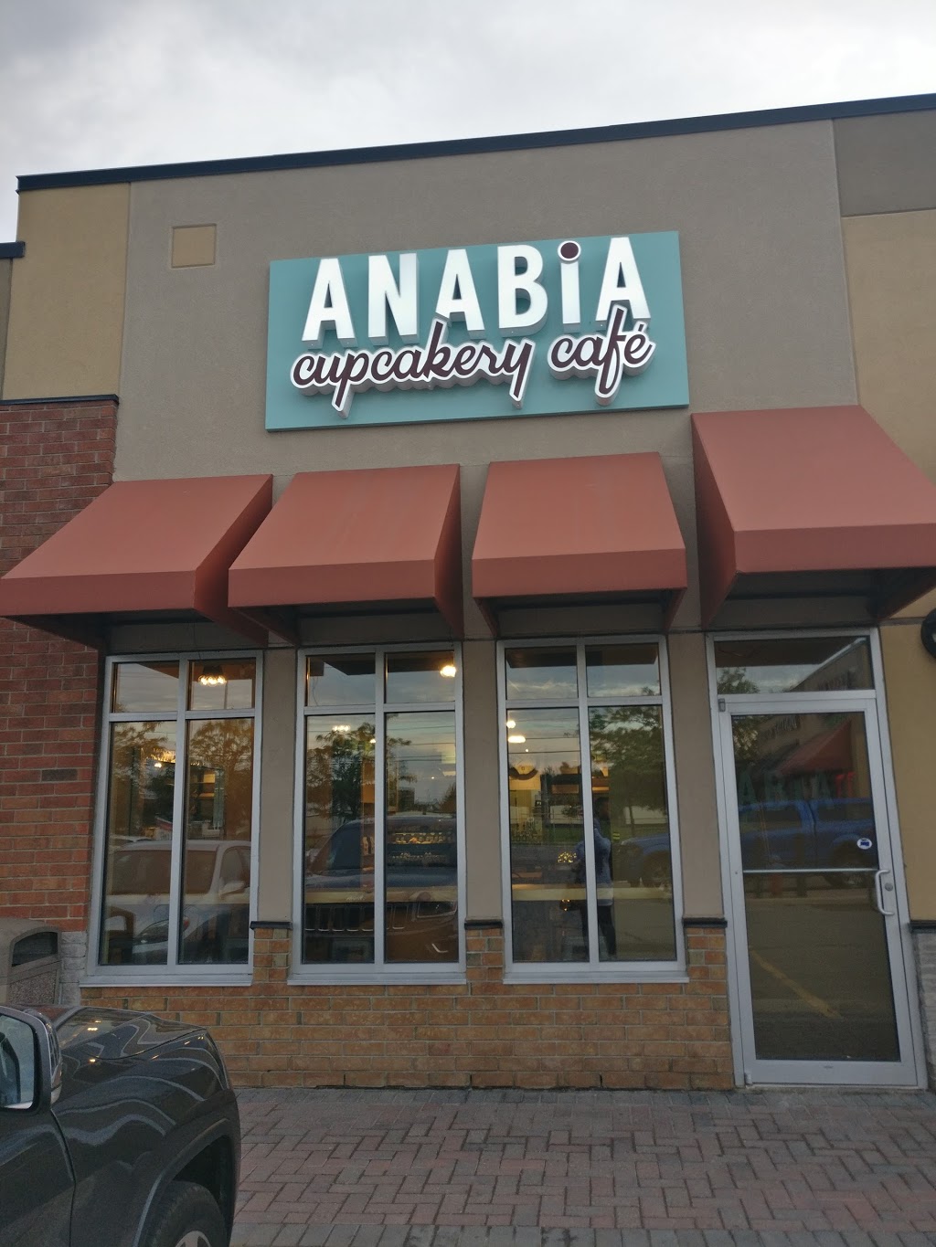 Anabia Cupcakery Café | 3570 Strandherd Dr, Nepean, ON K2J 5L4, Canada | Phone: (613) 823-1022