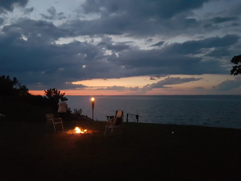 Zanes Bayview Cottages | 75 N Shore Rd, Pelee Island, ON N0R 1M0, Canada | Phone: (519) 724-2929