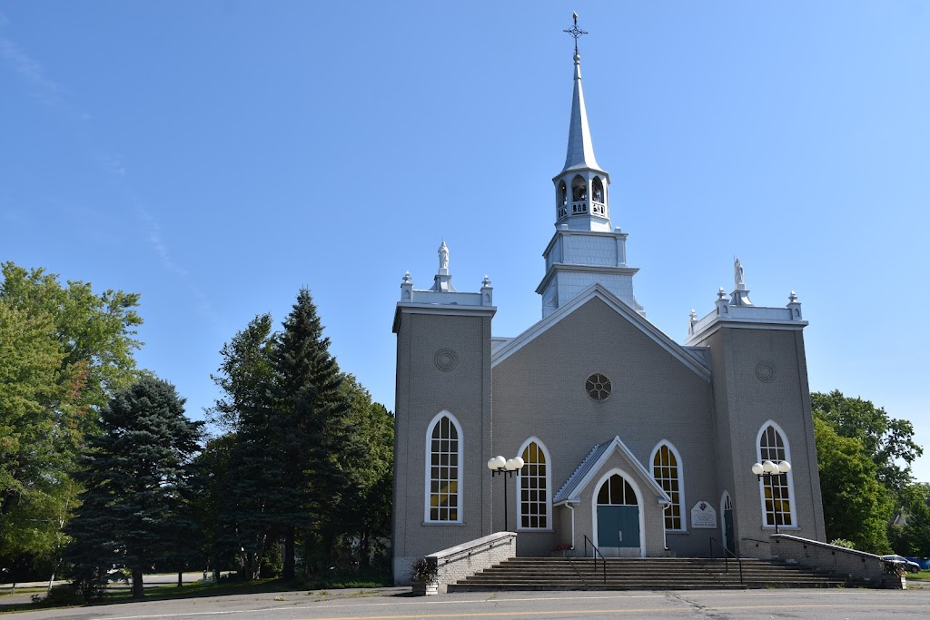 Church of Sainte-Hélène | 699 du Couvent, Sainte-Hélène-de-Kamouraska, QC G0L 3J0, Canada | Phone: (418) 492-2061